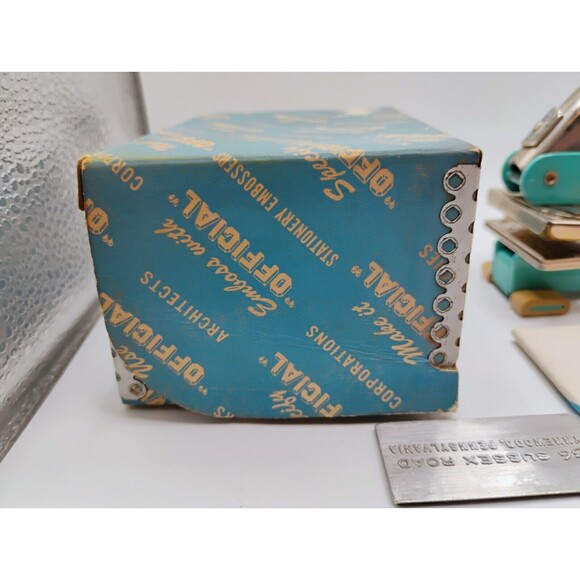 Vtg.  Pirouette Desk Stationary EMBOSSER Stamper Midcentury Mod Aqua Reef Blue - Picture 6 of 13